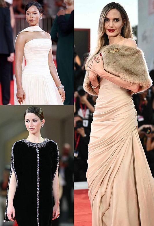 Komplekssiz yalangoch qishloq ayollarining fotosuratlari Tera Patrikning stullari